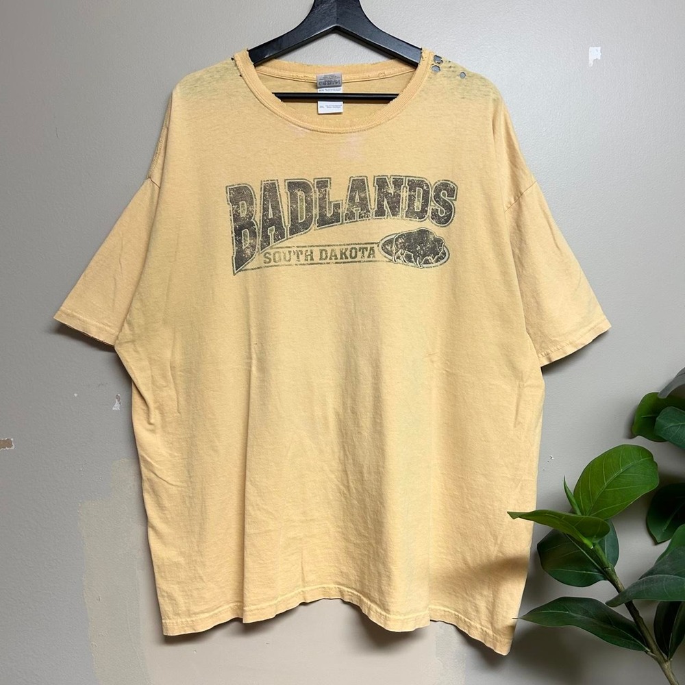 Vintage Badlands South Dakota National Park Yellow Shirt Mens XXL 2000s Gildan